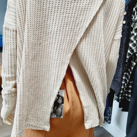 NEW Free People Juicy Long Sleeve Split Back Thermal Wafle Knit Oversized Top - Picture 9 of 14